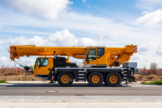 Crane rental